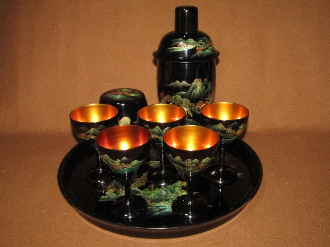 【中国漆器　山水図蒔絵　洋酒器揃　リキュールグラス・シェーカー・トレイ】未使用品