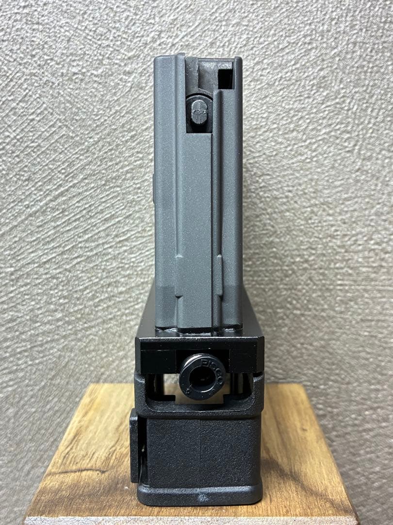 R8-02東京マルイ GBB M4 マガジンアダプター 外部ソース仕様