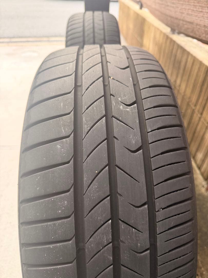 【美品】送料込み　アルヴェル純正ホイール25年製タイヤ　ハイグロス　ノアヴォクシ