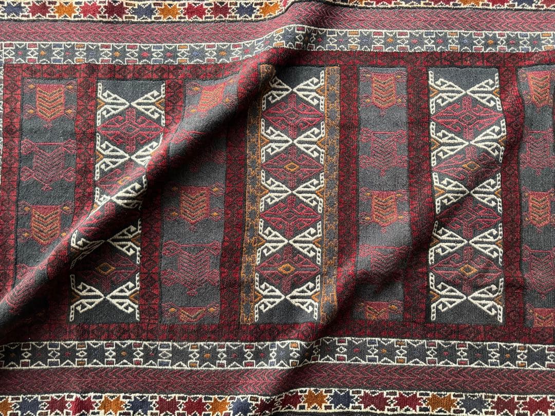 トライバルラグ ヴィンテージ家具 210×126cm 手織り 絨毯 カーペット