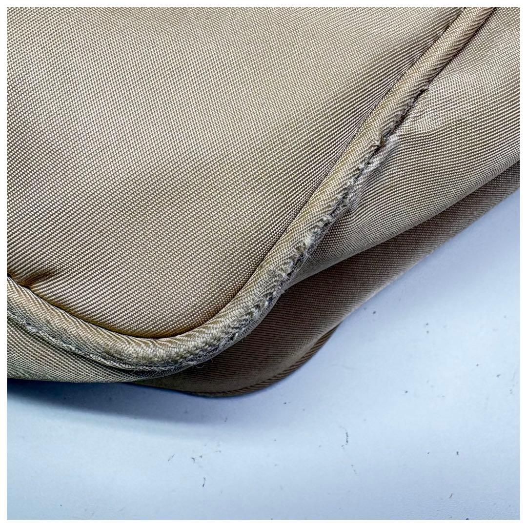 PRADA ショルダーバッグナイロンベージュギャランティカードロゴプレート