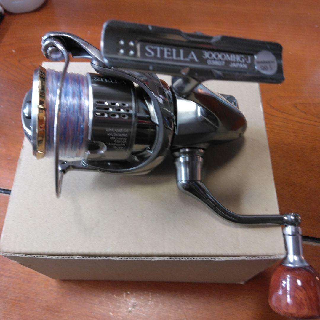 シマノ　18ステラ　美品　3000MHG バス　トラウト、シーバス　根魚