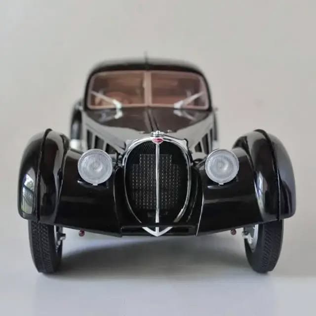 AUTOart 1/18[ 希少品]ブガッティ 57SC アトランティック BL