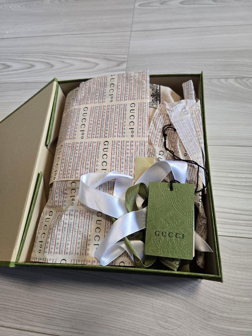 グッチGUCCIビッグロゴ入りキャップ美品明日まで