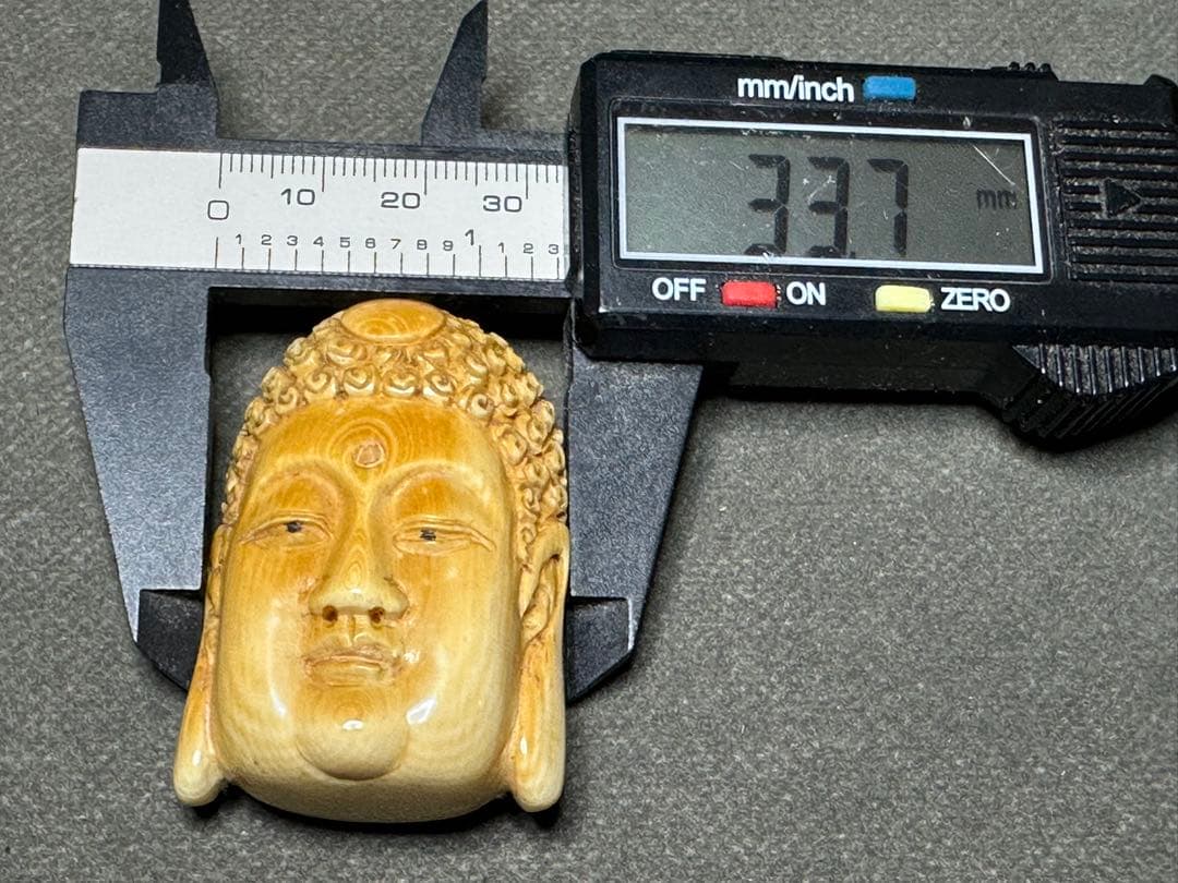 極上　根付　仏像　天然素材　アンティーク　骨董　飾り物　古美術品　置物　細密細工