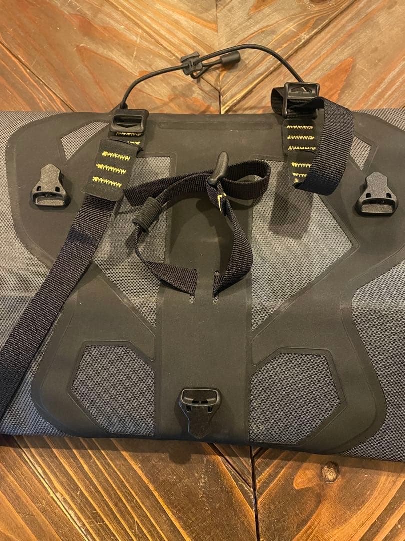 アピデュラ　ハンドルバーバック