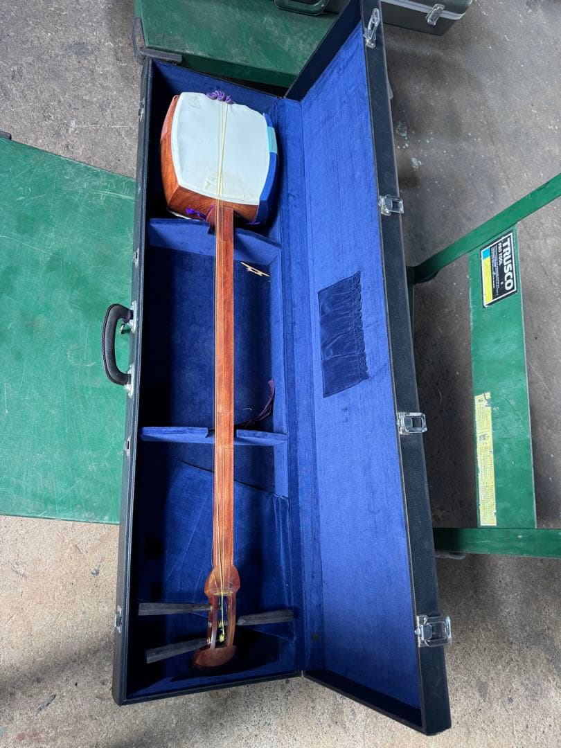 6-津軽三味線?　高級糸巻き 紅木？ハードケース&付属