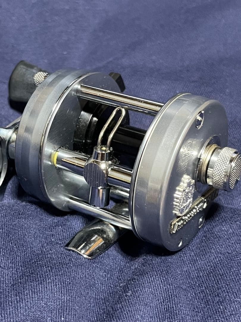 新品未使用　84年製　ABU garcia アンバサダー2500C