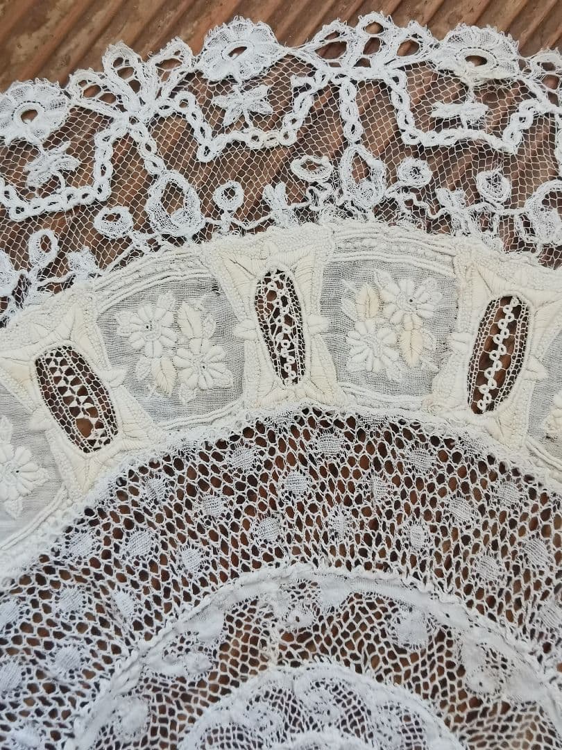 アンティーク フランス ノルマンディーレース ブリュッセルアップリケ＆ガロン刺繍