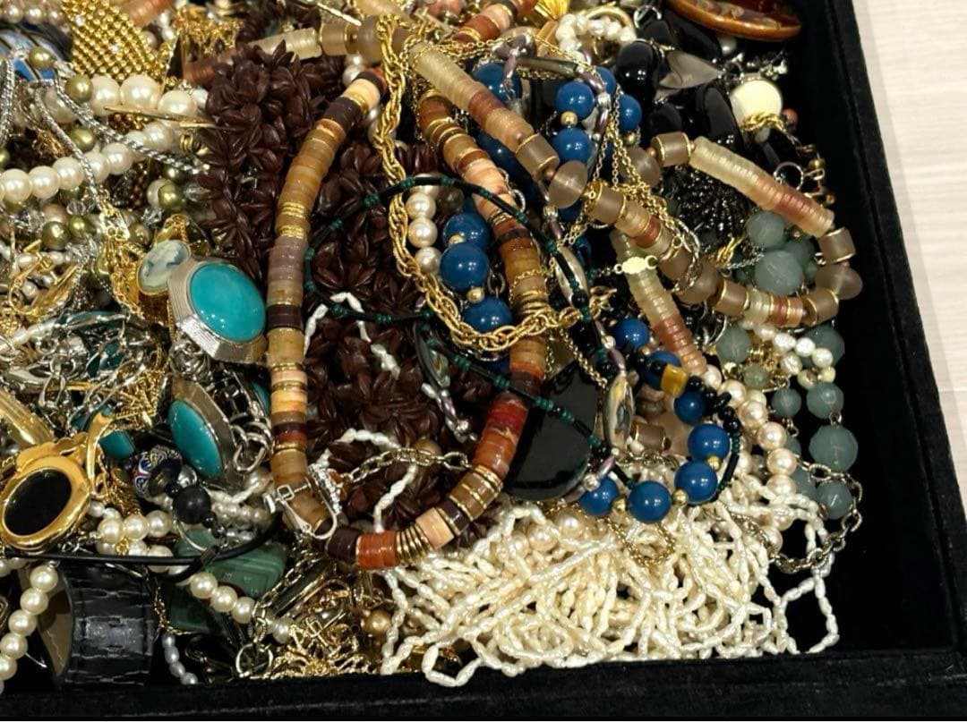 【在庫処分】イミテーションアクセサリー約2.3+3＝約5.3kgまとめ売り