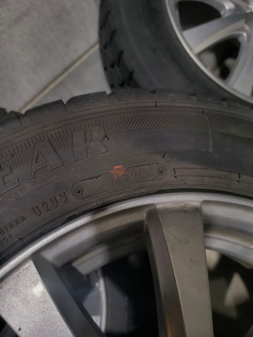 ［バリ溝]165/70R14ホイール付きスタッドレスタイヤ