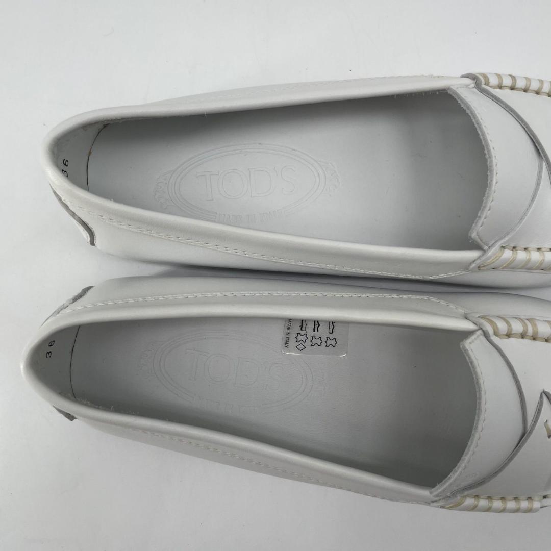 15085✨未使用級✨トッズ ゴンミーニ ドライビングシューズ レザー 白