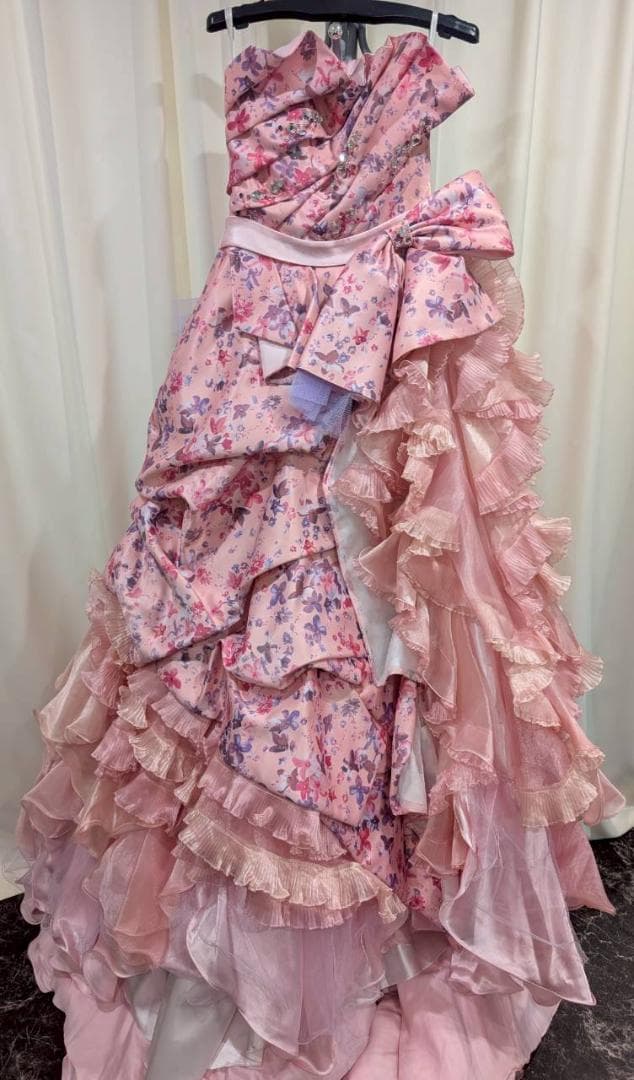 フリル花柄ピンク　コスプレ　衣装　ウエディング　カラードレス