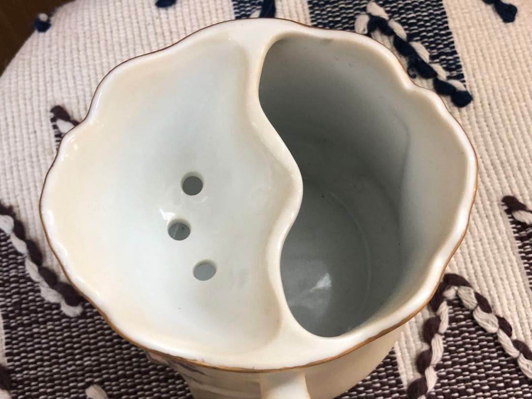 ●アンティークなシェービングマグカップ　お花柄！