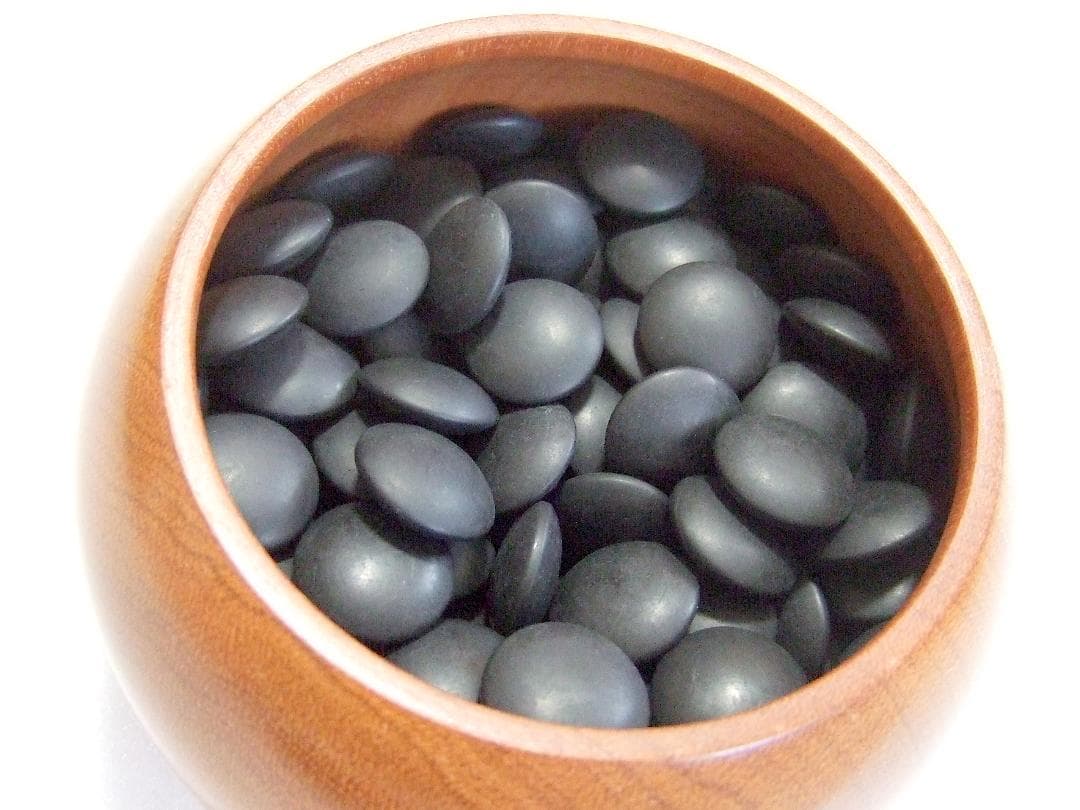 蛤碁石 那智黒石 33号碁石 白179個 黒178個 欠け有 碁筍 / 囲碁