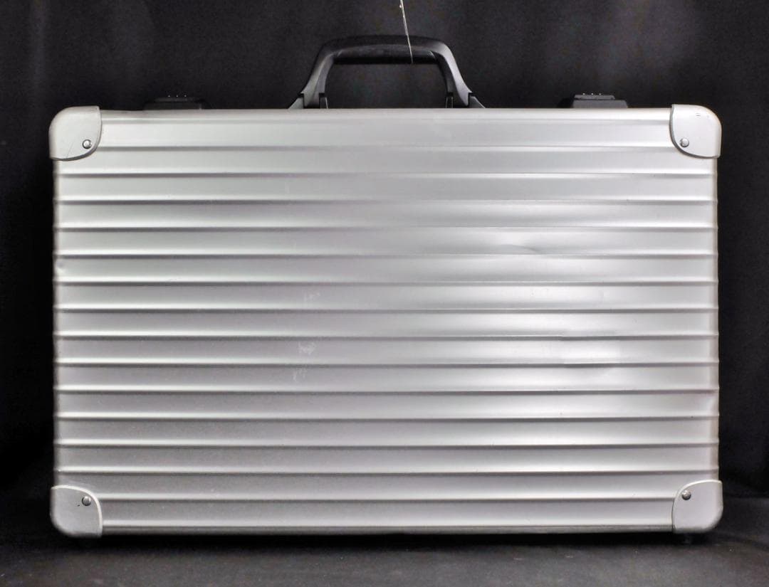 リモワ 956.55『サヴァンナ後期』ボーディングケース IATA 防水トレイ