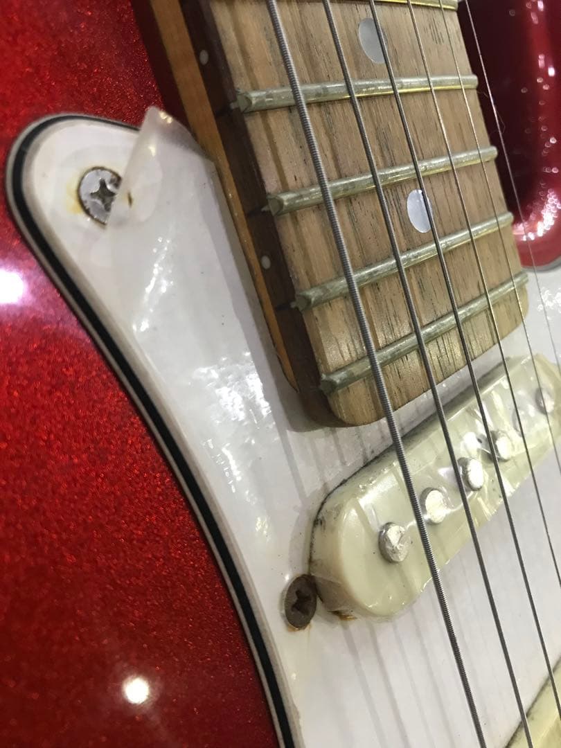 Legend エレキギターレッド　ケース付き