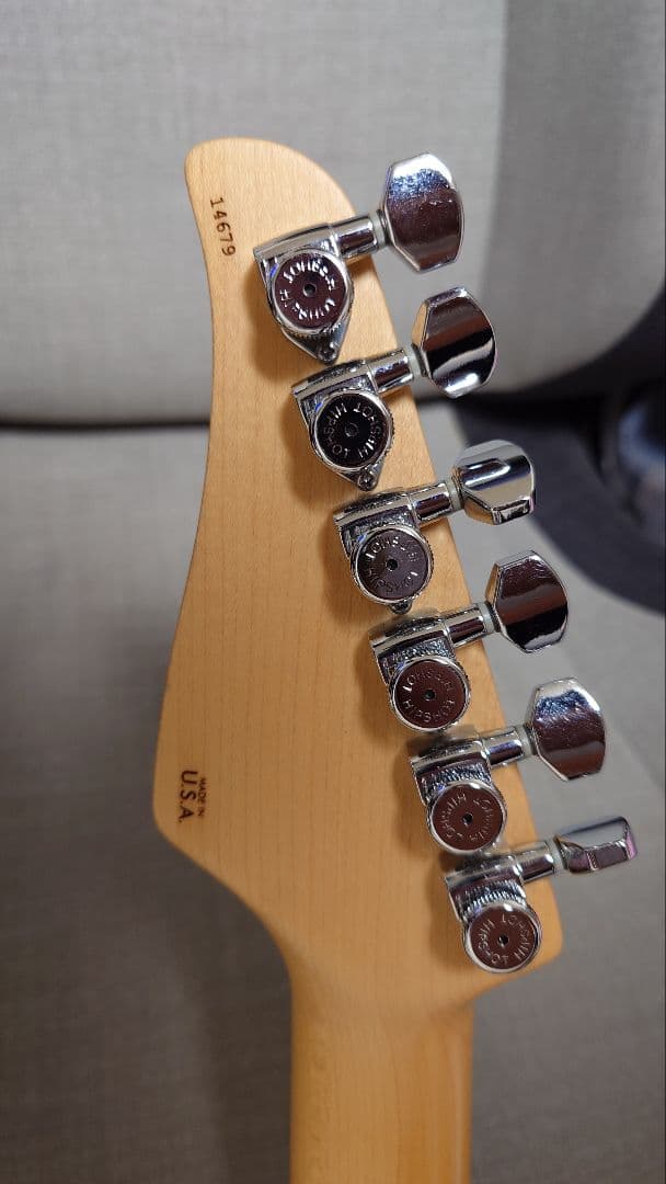suhr custom standard　都近辺は対面取引可