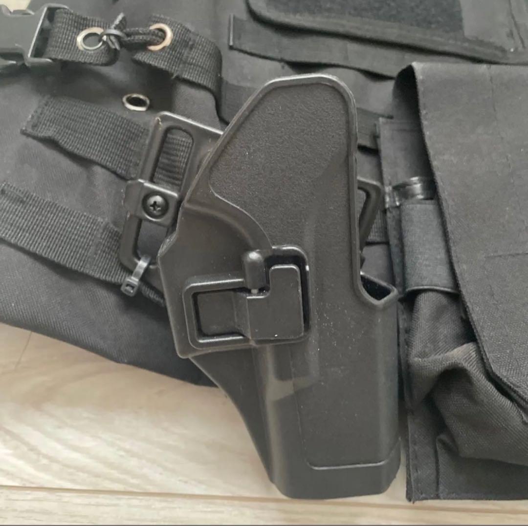 サバゲー特殊部隊セット　黒迷彩服、ベスト、ヘルメット、フェイスガード点、インナー