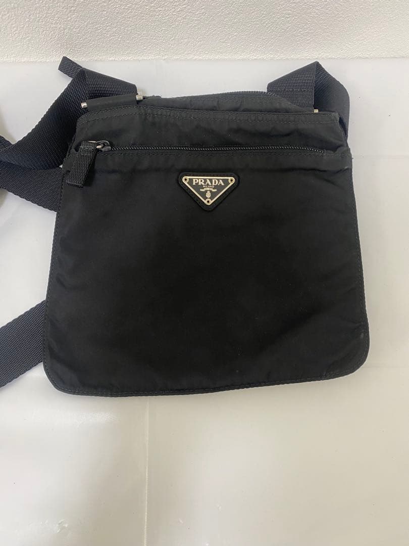 PRADA プラダ ナイロン ショルダーバッグ ブラック 三角ロゴ 斜め掛け