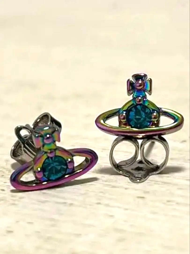 ヴィヴィアン ピアス オーロラ マーブル レインボーオーブ