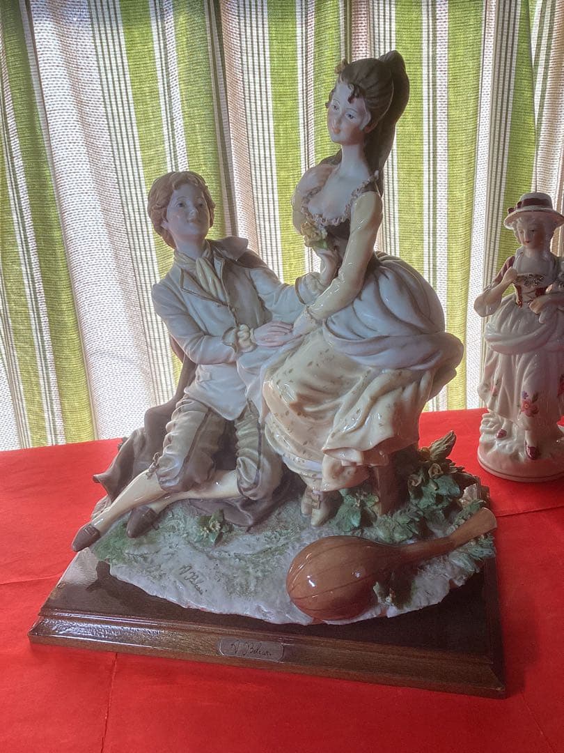 イタリア製 置物 フィギュア 幅 27㎝ 高さ 30㎝ 奥行 18㎝ 重さ5kg