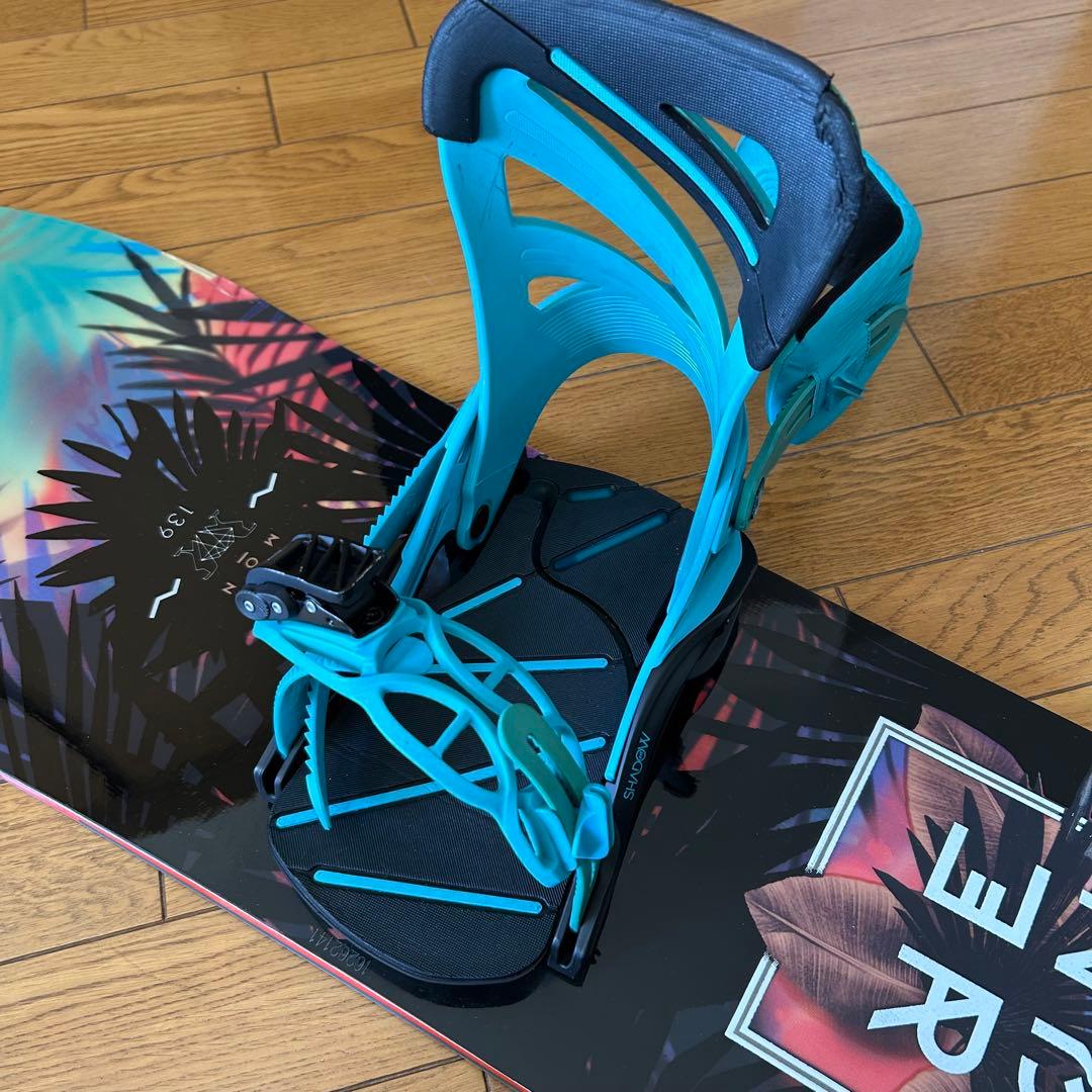 【Salomon】ビンディング付　板 wonder 139cm ホログラムS