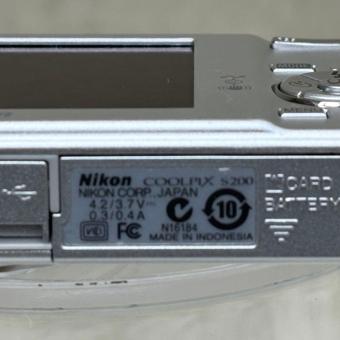 美品　Nikon カメラ　COOLPIX S200 充電器　箱　コンデジ　動作品