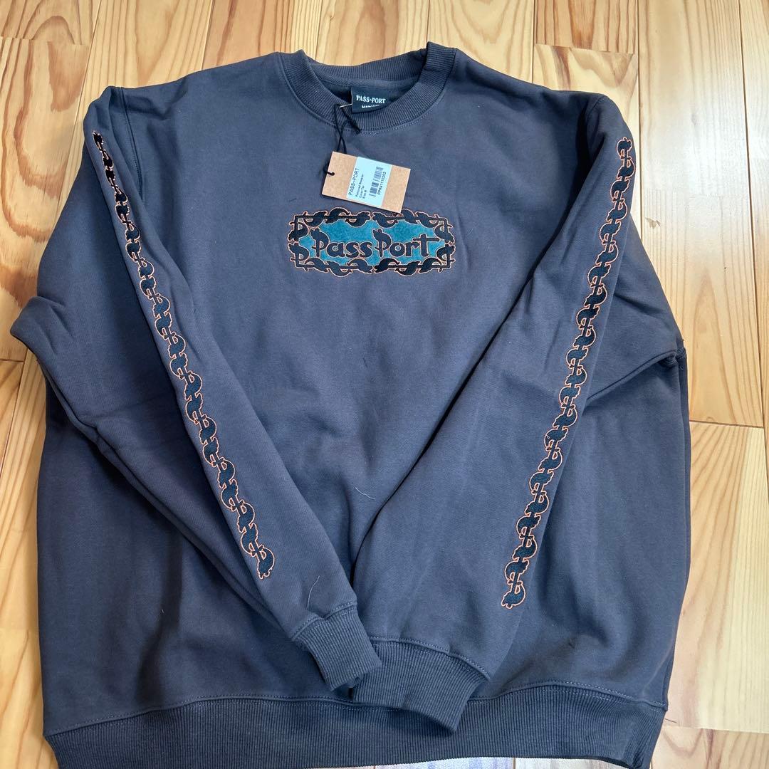 新品未使用　pass port 刺繍スウェット　ブラウン