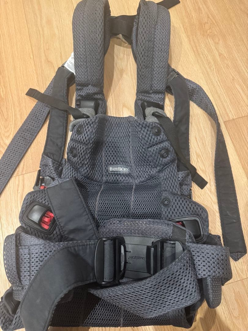 美品　BABYBJÖRN ベビーキャリア ハーモニー アンスラサイト　箱　保証書