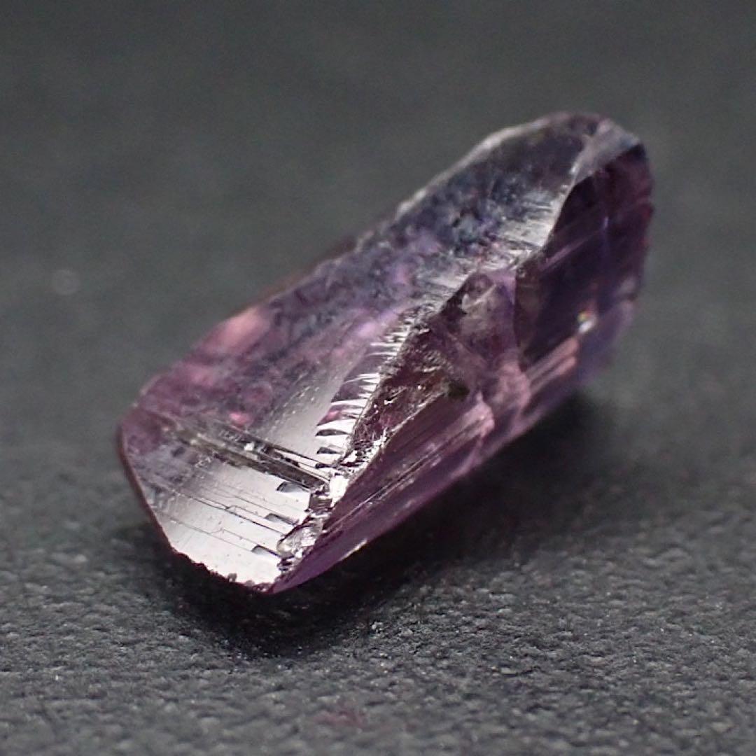 【タンザニア/メレラニ産】非加熱マルチカラーゾイサイト