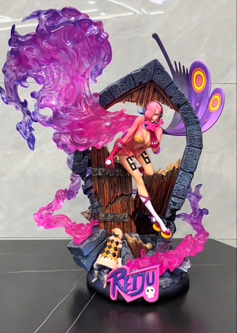 【新品】ワンピース ジェルマ66 レイジュ フィギュア ガレージキット