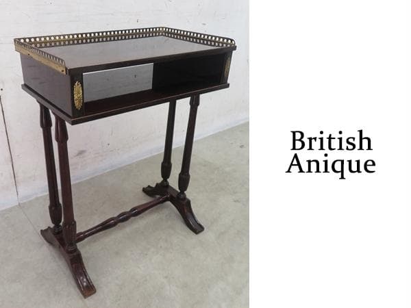 英国アンティーク■ヴィクトリアン様式■マホガニー材■サイドテーブル/花台■