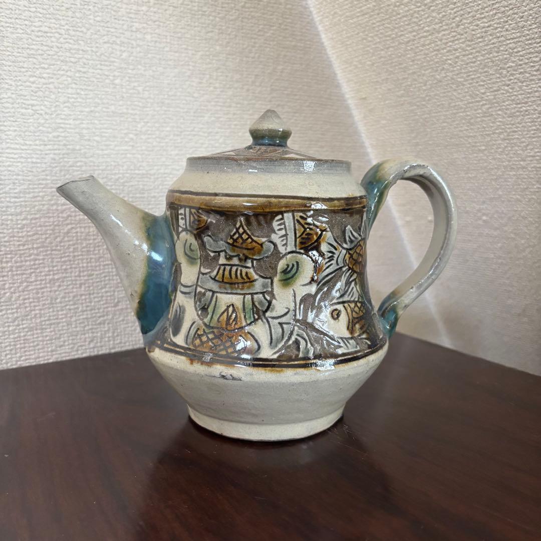 一月いっぱいで終了　島袋常明　ティーポット　沖縄　やちむん　急須