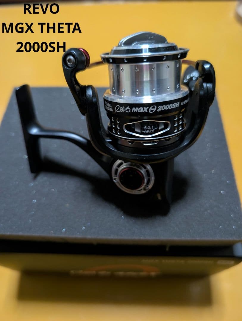 極美品　Abu Garcia Revo MGX THETA 2000SH レボ