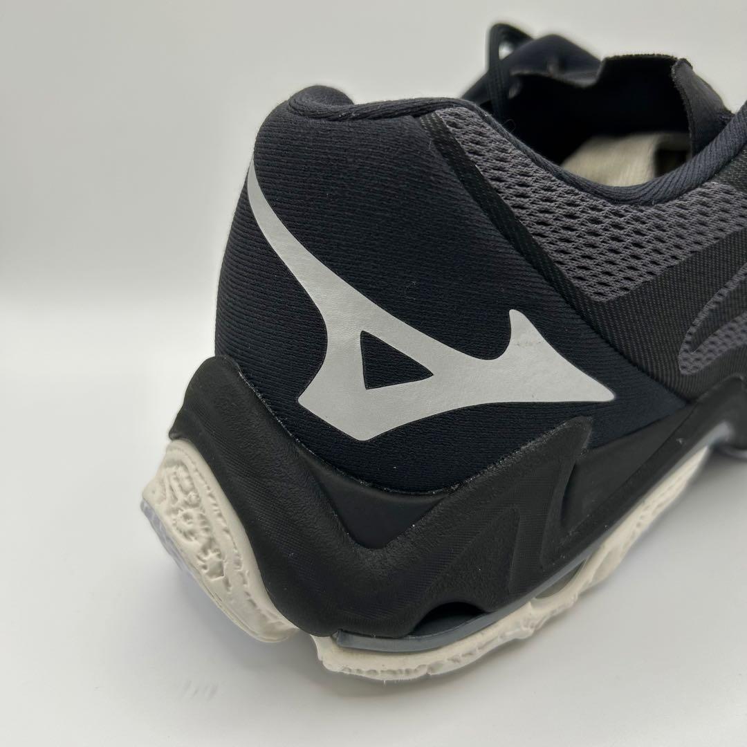 【未使用】ミズノ ウェーブライトニングZ8 バレーボールシューズ 26㎝　黒