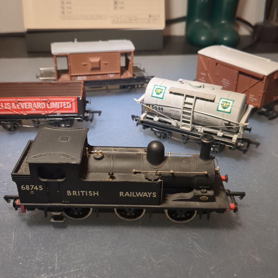 英国MAINLINE製68745 蒸気機関車と貨車4両セット
