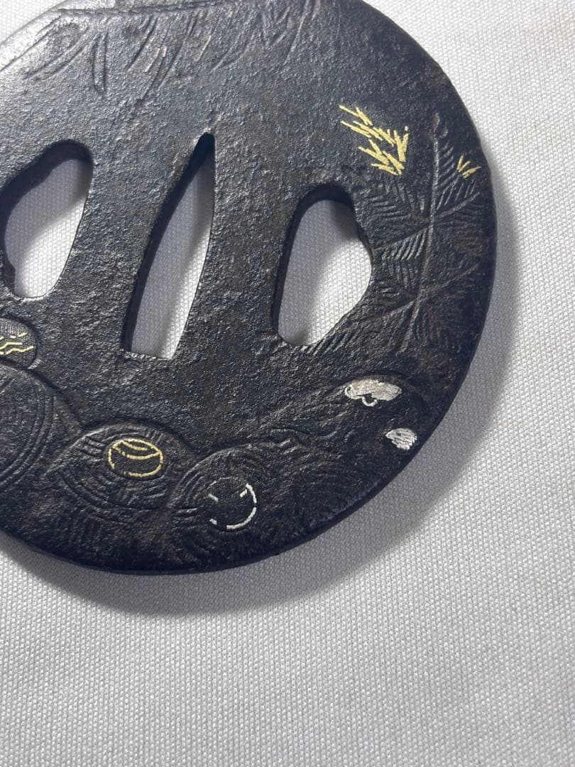 鐔鍔つば　縁起の良い図柄　打ち出の小槌　米俵　七福神　大黒天　鉄地　江戸時代