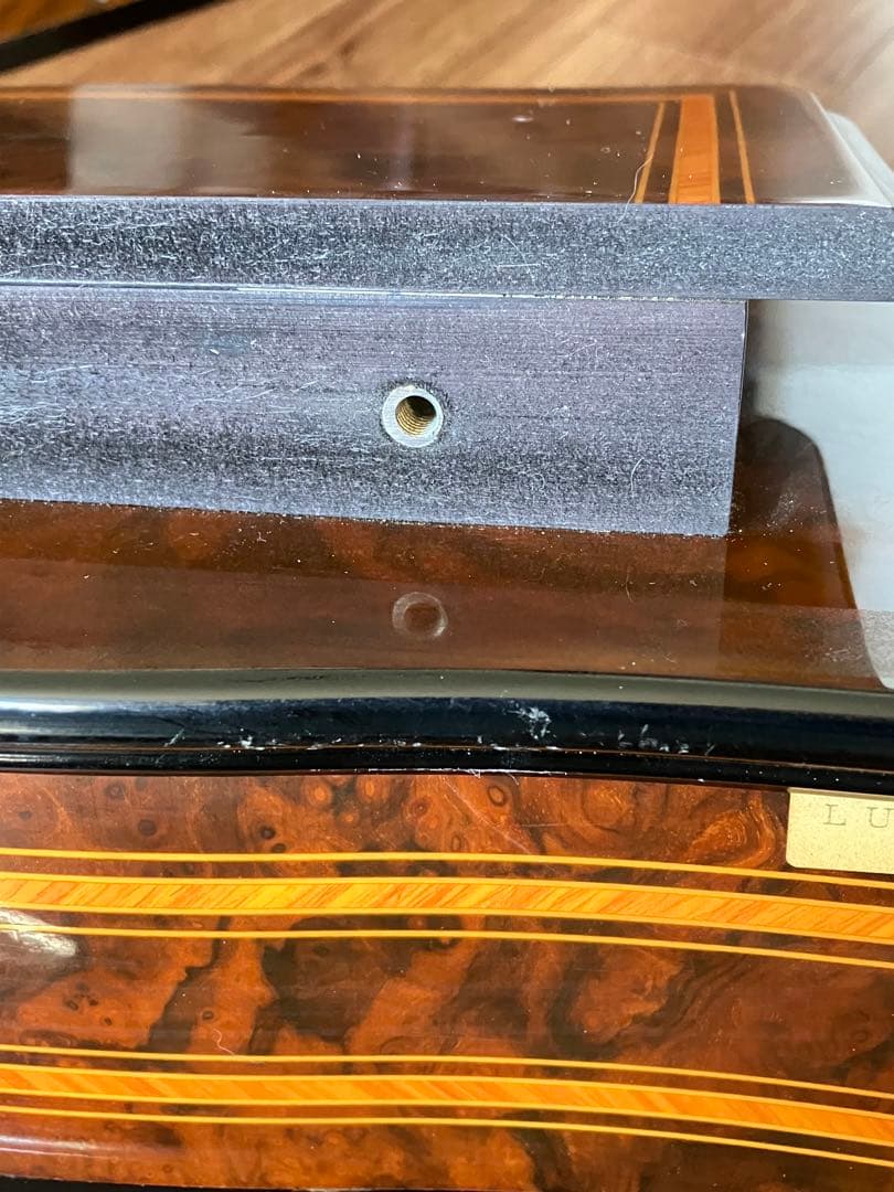 木製装飾引き出し付き家具