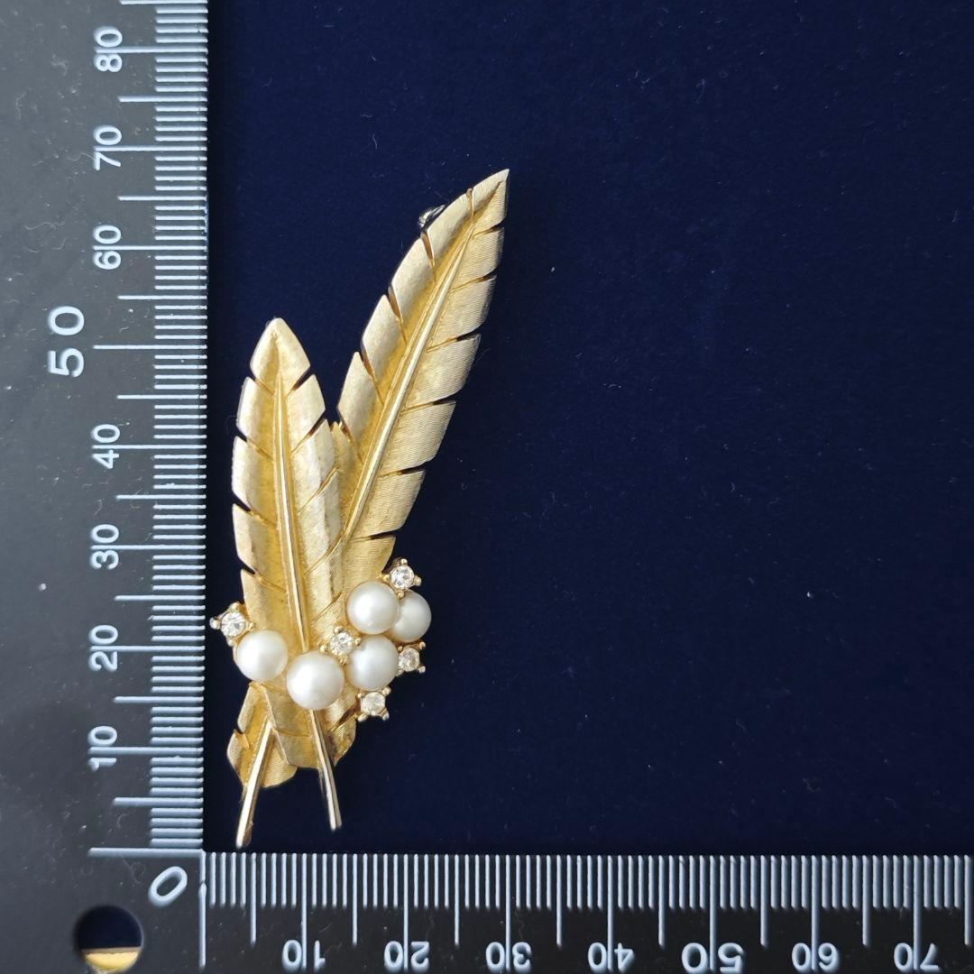 ヴィンテージtrifariパール＆ストーン　フェザーブローチcrownトリファリ