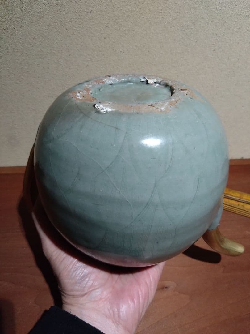 高麗青磁 線刻 水柱