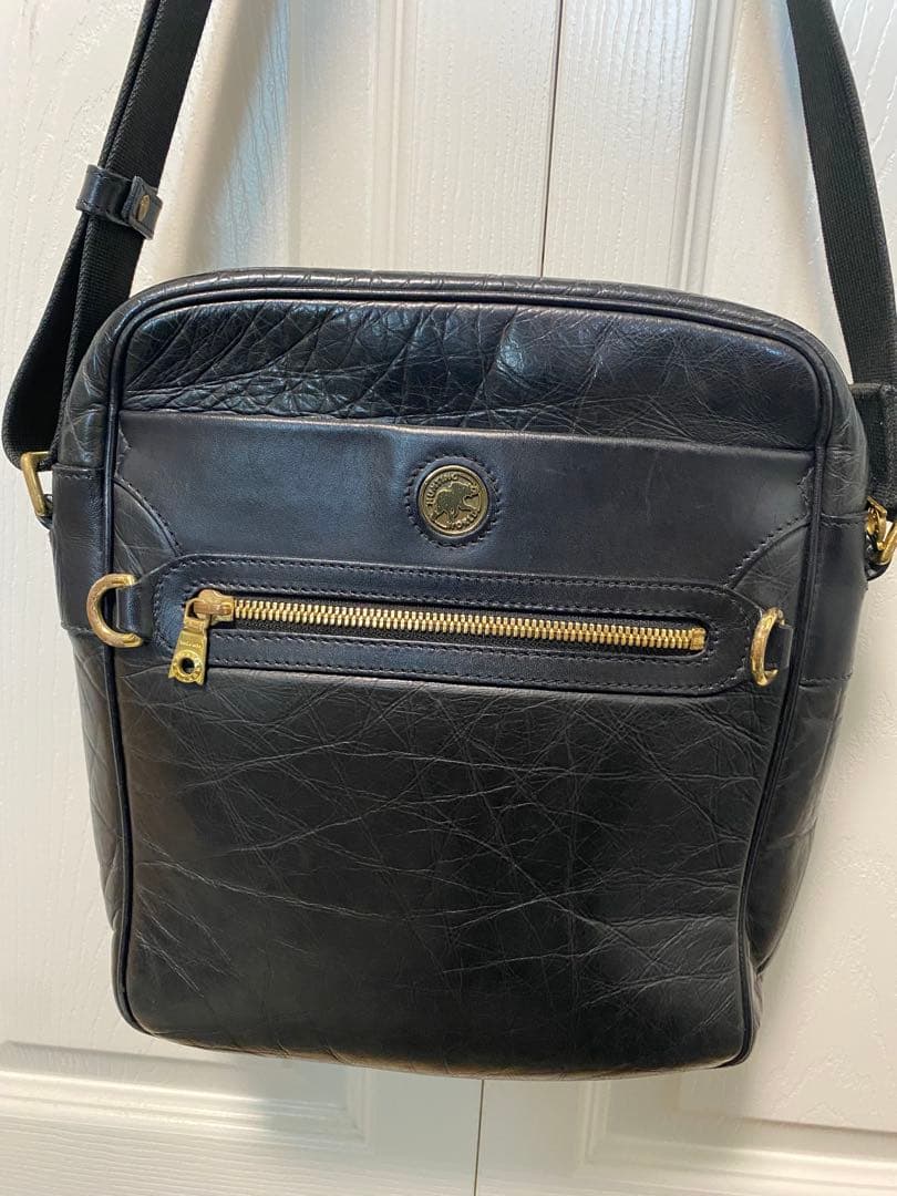 ハンティングワールド　レザーショルダーバッグ