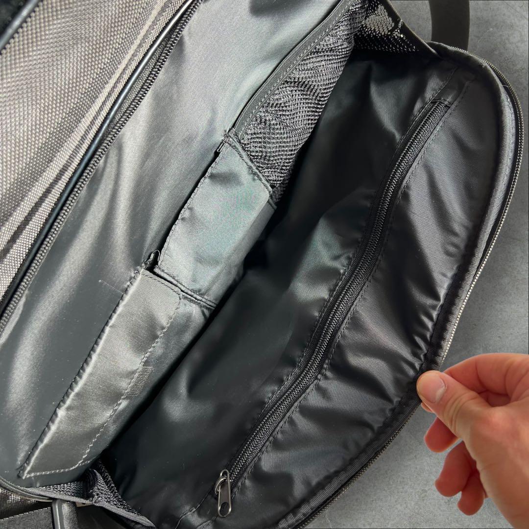 新品未使用 ナイキ ゴルフバッグ エナメルバッグ ブラック 刺繍 テック系