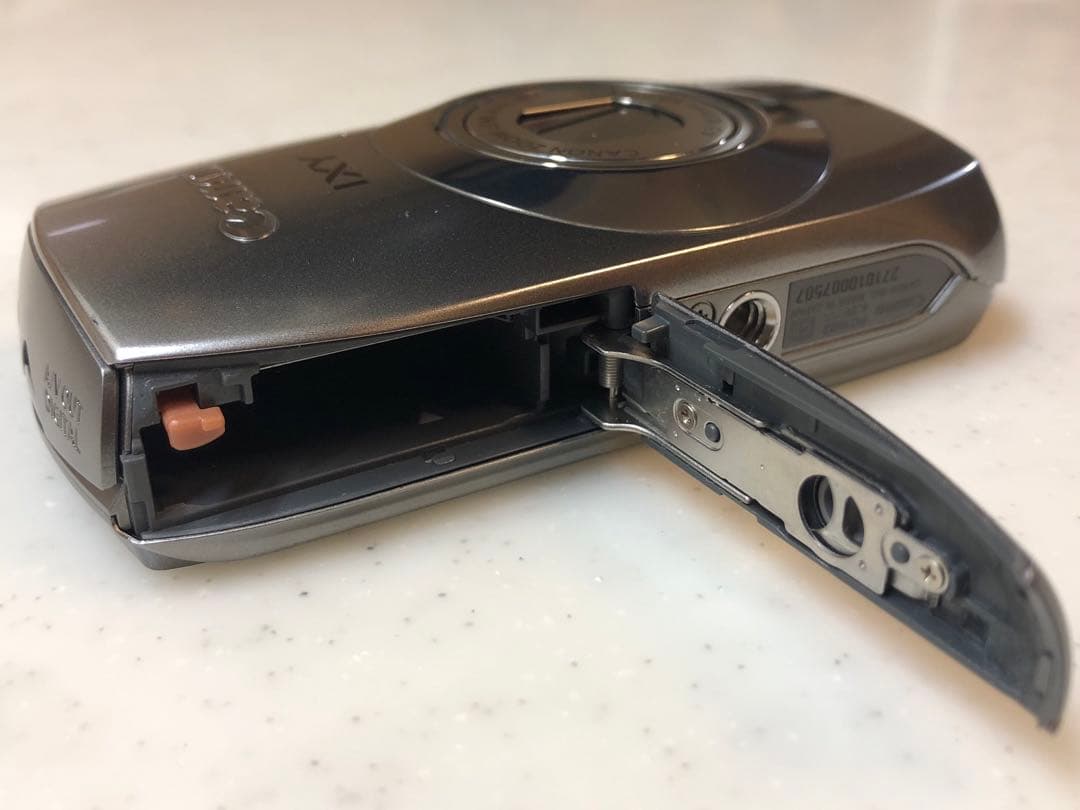 Canon IXY 32S キャノン コンデジ シルバー