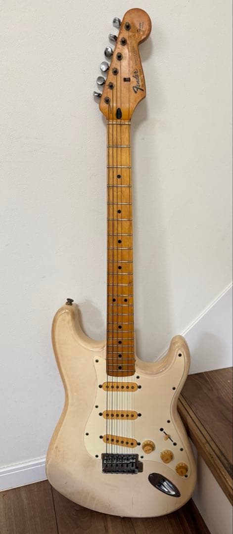 Fender Squier Stratocaster ホワイト エレキギター