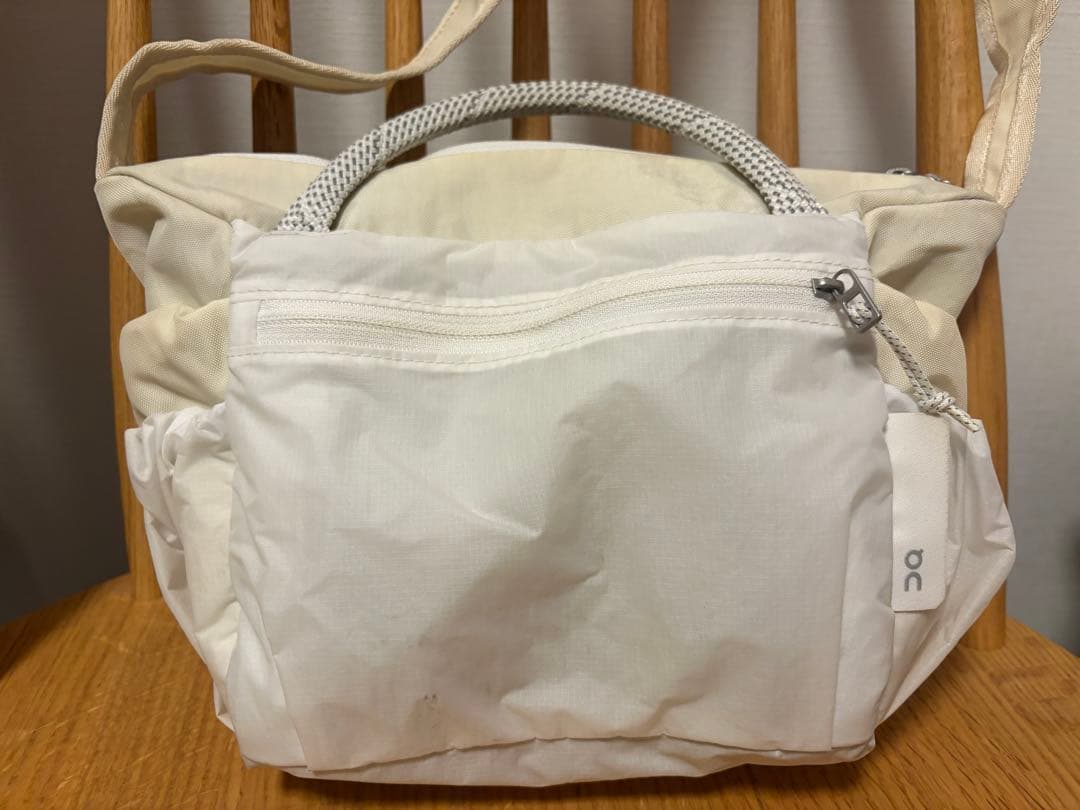 On ミニトートバッグ　ホワイト