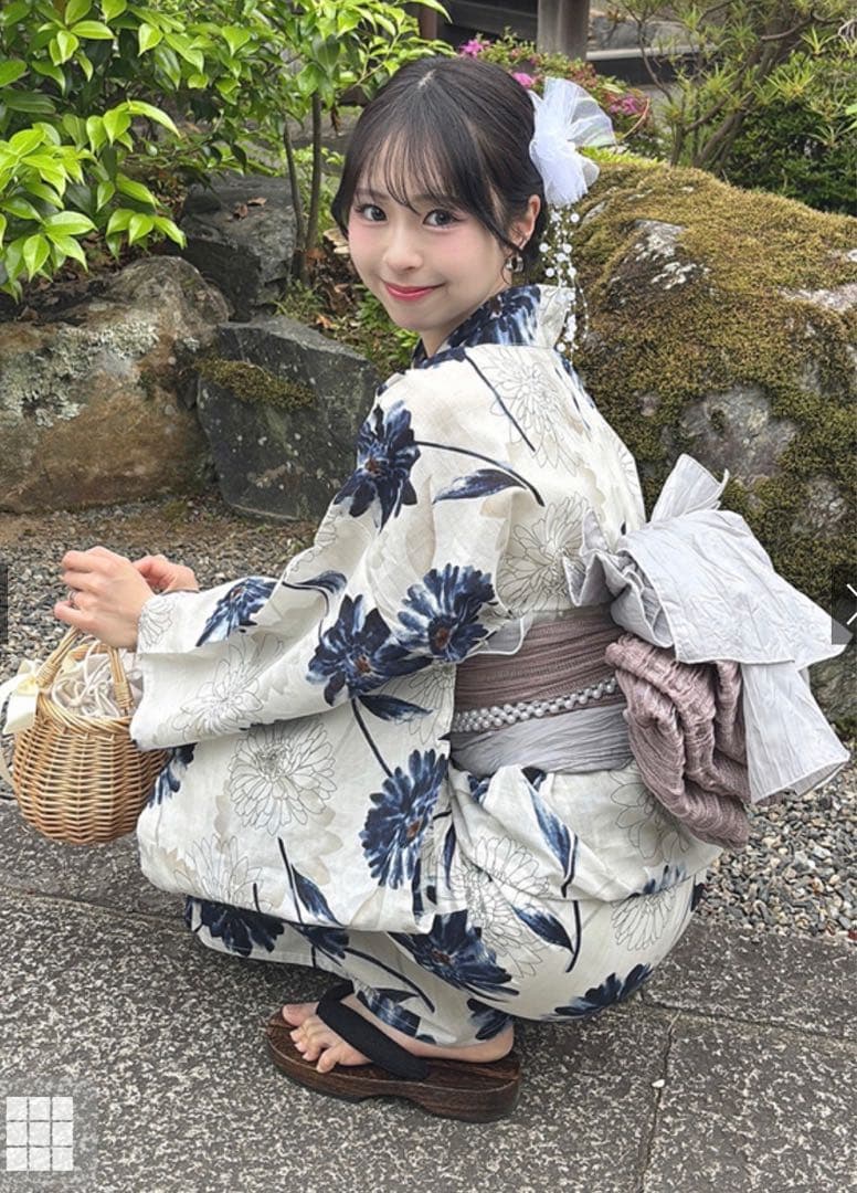 ◎GRL [tu1495] ガーベラ浴衣セット　浴衣と帯　2点　モノトーン　古典