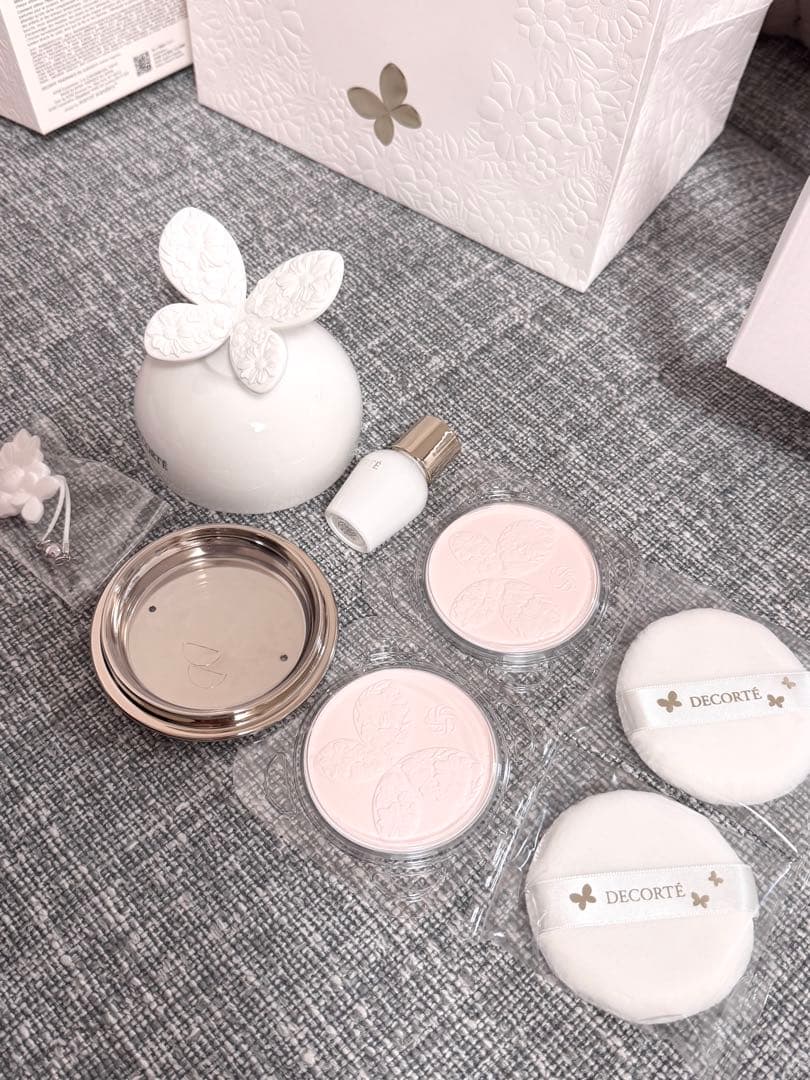 【値下げ中】マルセルワンダースコレクション コスメデコルテ フェイスパウダーXV