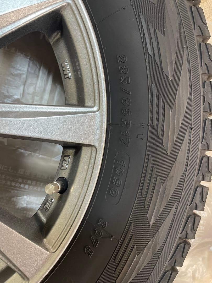 YOKOHAMA iceGUARD 075 17インチ