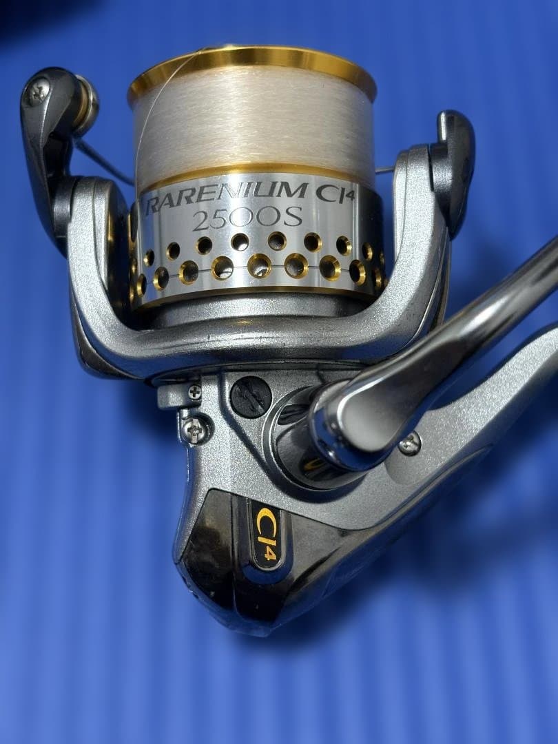 シマノ RARENIUMレアニウムCI4 2500S　替えスプール付き